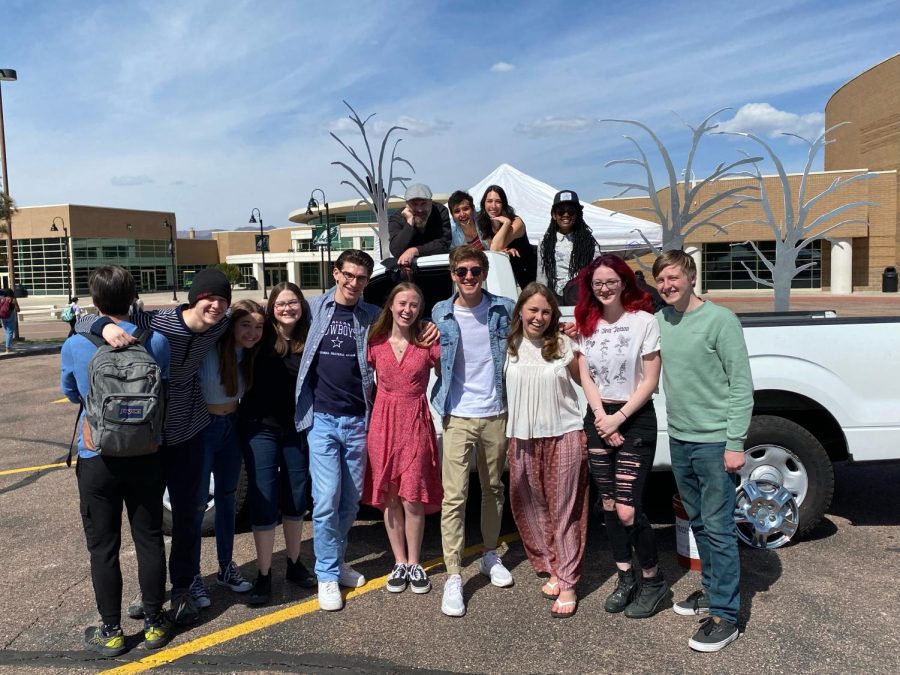 Creek Theatre students with some of the Denver Center Company following the first showing of "A Midsummer Night's Dream." Left to right: Evan Boudreau (10), Levi Zaruba (10), Abby Pettit (11), Josephine Matchette (11), Cole Freyler (11), Carly Simpson (12), Braxton Dietz (12), Alexandra Seibel (12), Emma Gregory (11), Andrew Moser (11). 